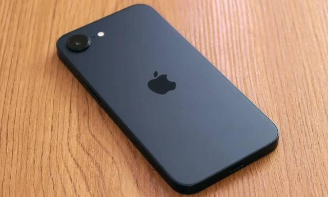 আইফোনের সাশ্রয়ী সংস্করণ ১৭ই-এর সম্ভাব্য দাম প্রকাশ