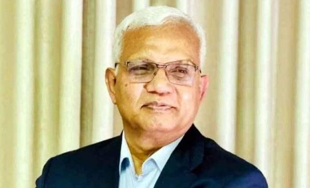 ঈদের ছুটিতে বাড়ি গিয়ে রোগী দেখছেন সমাজকল্যাণ মন্ত্রী ডা. জাহিদ হোসেন