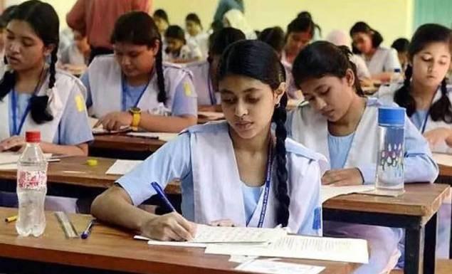 ২০২৭ সাল থেকে এসএসসি পরীক্ষায় বিষয় কমানোর কথা ভাবছে সরকার