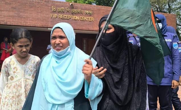 জাতীয় স্মৃতিসৌধে ‘জয় বাংলা’ স্লোগান, নারীসহ আটক ৩