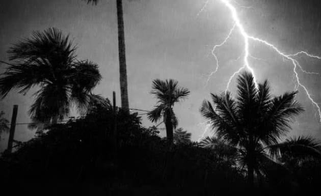 সকালের মধ্যে দেশের ৪ অঞ্চলে ৬০ কিমি বেগে ঝড়-বৃষ্টির আভাস