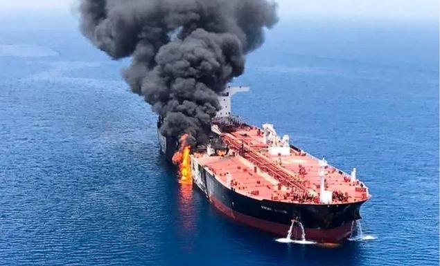 হরমুজ প্রণালিতে দুই বাণিজ্যিক জাহাজে আইআরজিসির হামলা