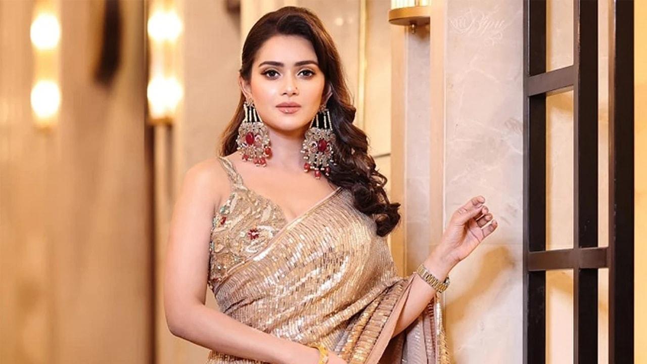 ৭৫ হাজার টাকার শাড়ি ঘিরে বিতর্ক, তিশার বিরুদ্ধে আরও মামলা