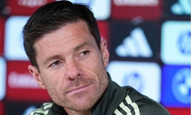 রিয়াল মাদ্রিদ বরখাস্ত করল জাবি আলোনসোকে