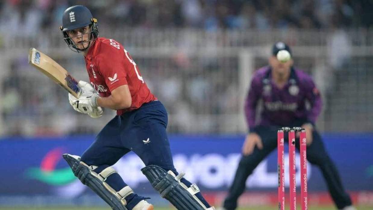 সুপার এইটের আশা বাঁচিয়ে রাখল ইংল্যান্ড